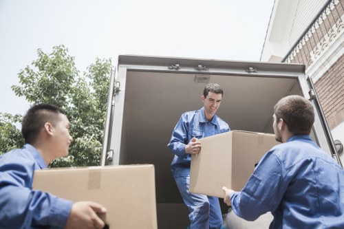 Customer complaint review for a man with a van service