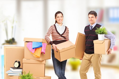 Residential moving van service for flats and houses in Chiswick